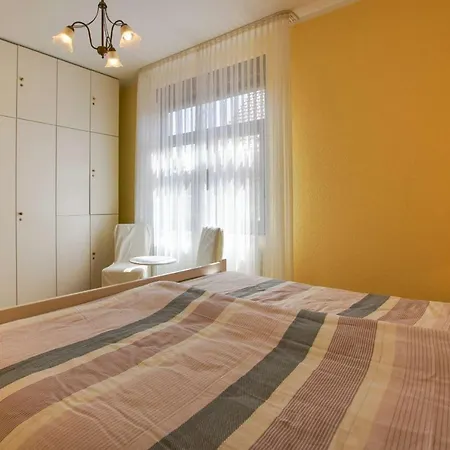 Ferienhaus Heidi Ferienwohnung Sandburg Lejlighed *